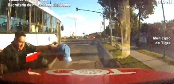 Persecución en Tigre: robaron una camioneta, escaparon a los tiros y fueron detenidos cuando se iban en colectivo