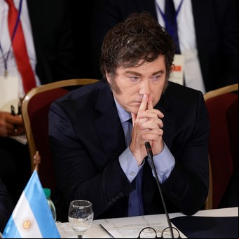 El primer año de Milei: el Presidente llega con la imagen en alza, pero la gente reclama por Ficha Limpia