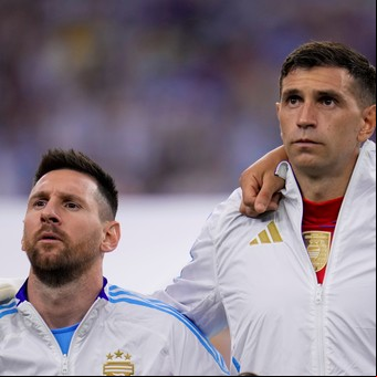 Lionel Messi y Dibu Martínez, afuera del once ideal del FIFPro, el gremio de los futbolistas: ¿a quiénes eligieron en su lugar?