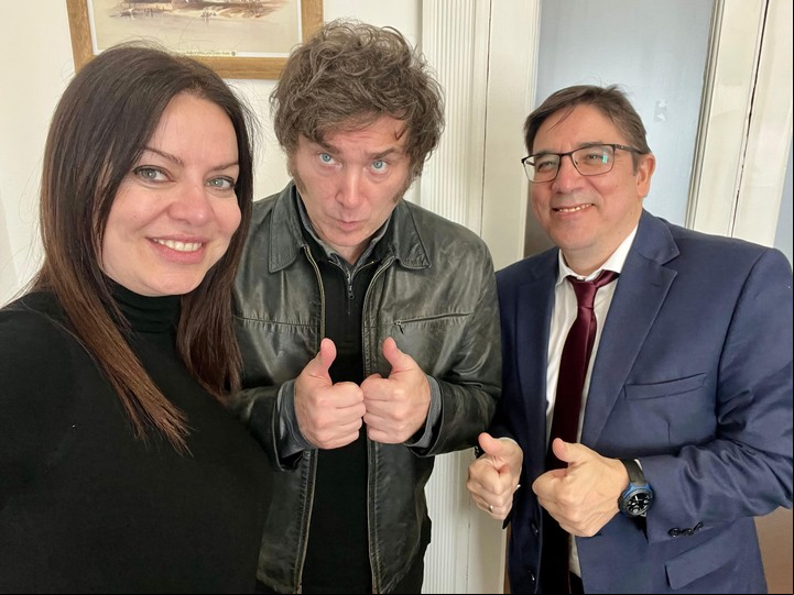 El subsecretario de Políticas Universitarias, Alejandro Alvarez, con Milei y Pettovello.