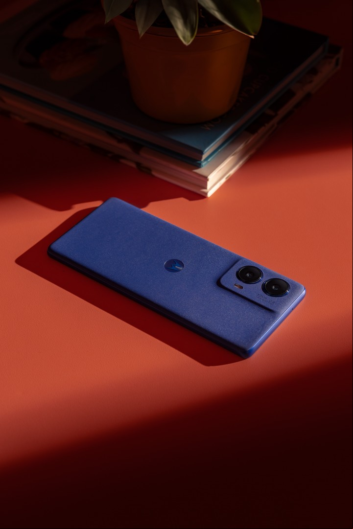 Moto g85. El último gama media de Motorola en 2024 cuesta $639,999.00 (antes $699,999.00).