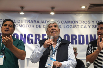 Paritarias: el Gobierno presiona con un techo mensual del 1% y escala la pelea con Hugo Moyano