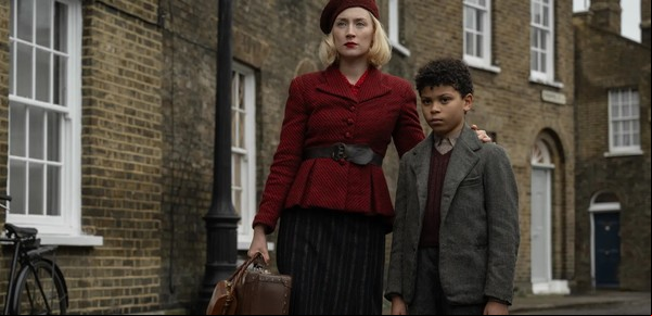 "Blitz": a lo Oliver Twist, un niño se aventura en una Londres bombardeada por los nazis