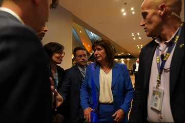El Gobierno habla de una maniobra K para blanquear al régimen de Maduro y pone en duda la liberación del gendarme antes del 10 de enero 
