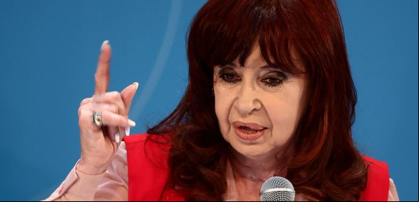 Hotesur, el Pacto con Irán y los Cuadernos de las coimas: el complicado raid judicial de Cristina en el año electoral