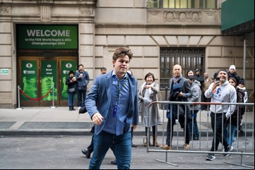 Escándalo en el ajedrez: Magnus Carlsen, Nº 1 y múltiple campeón, fue descalificado por usar jeans e insultó a la FIDE