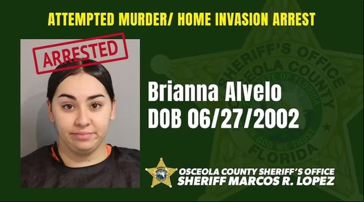 La agresora fue detenida y enfrenta graves cargos (Oficina del Sheriff del Condado de Osceola).