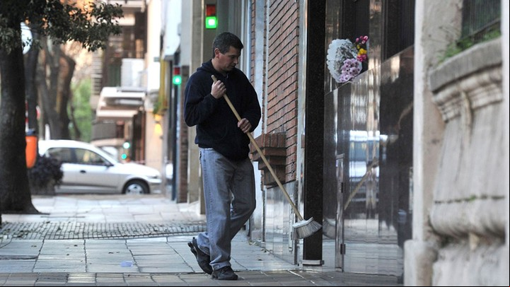 Los aumentos salariales de los encargados encarecen las expensas.
