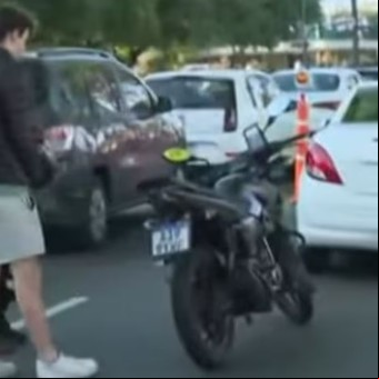 Polémica por una multa por alcoholemia a un motociclista de Uber que se hizo viral en las redes: "No infringí ninguna regla yo"