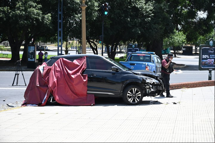 La Policía de la Ciudad se encuentra en plena etapa investigativa sobre las causas del siniestro. Foto: Maxi Failla.