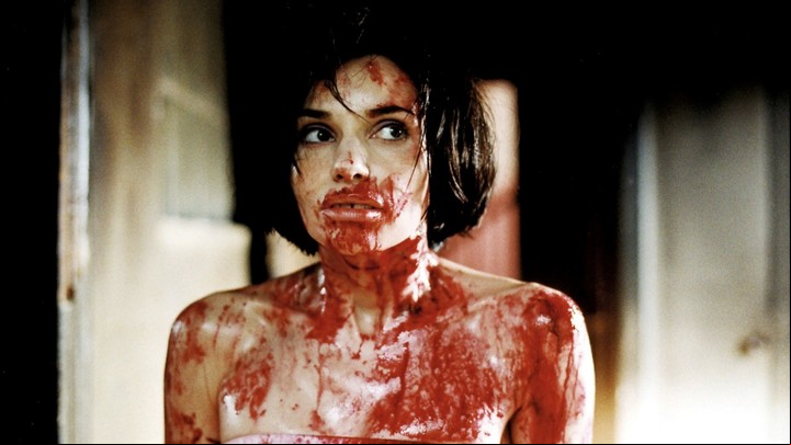 Sangre caníbal, una obra inquietante de Claire Denis de 2001. Mucha pesadilla sangrienta.