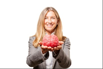 La ciencia comprobó que el cerebro empieza a envejecer entre los 44 y 47 años 