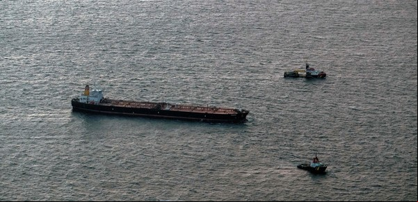 Un petrolero ruso con casi 100.000 toneladas de crudo navega a la deriva frente a Alemania: ¿Falla técnica o un posible ataque?