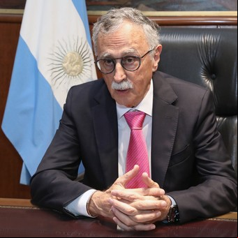El Gobierno creó una agencia que definirá qué remedios de alto precio deben cubrir prepagas y obras sociales
