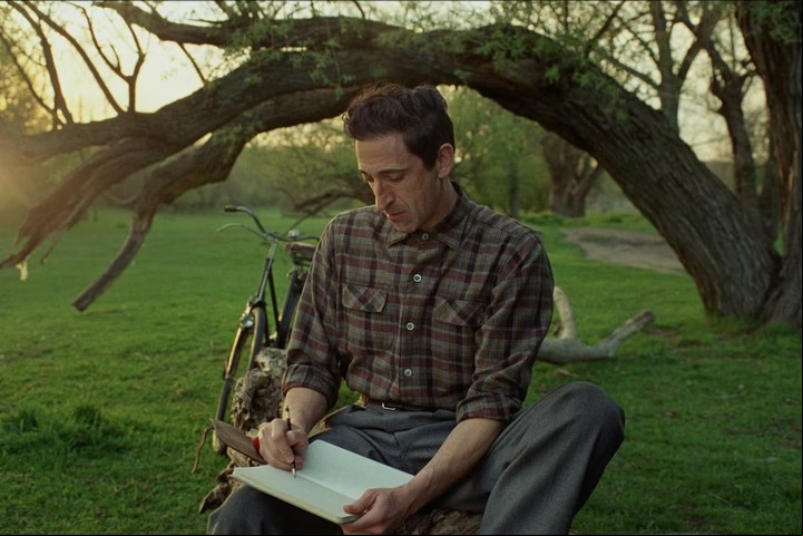 El Brutalista, con Adrien Brody.
.