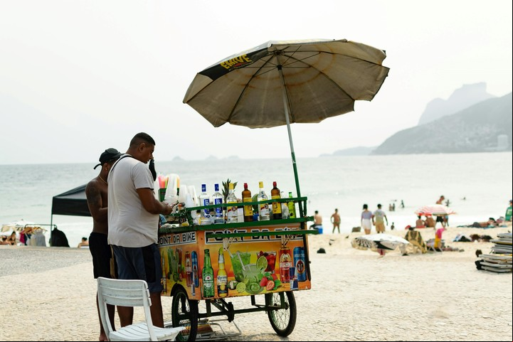 La caipiriña es un emblema playero de Brasil.