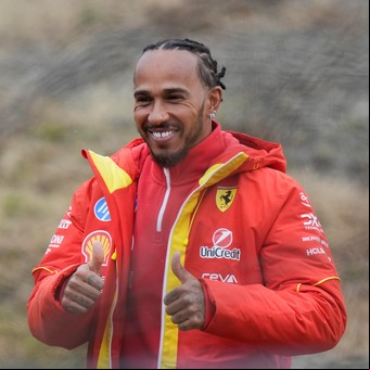 Cómo fue el primer día de Lewis Hamilton vestido de rojo: una multitud de tifosi y la ilusión renovada de Ferrari
