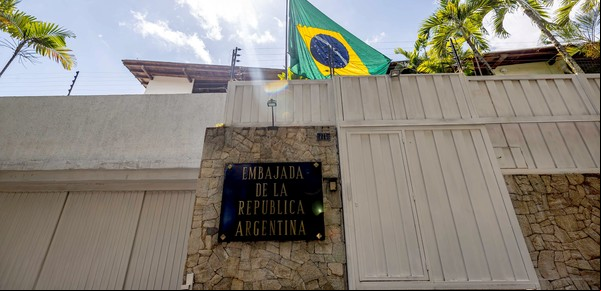 El régimen de Maduro dejó sin agua a los asilados en la embajada argentina en Venezuela