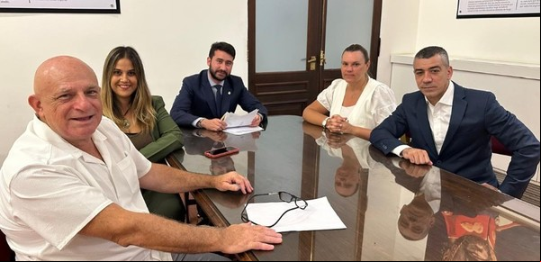 Walter Queijeiro se acerca a La Libertad Avanza, una cara conocida para una elección en la Provincia que necesita ocho nombres por partido