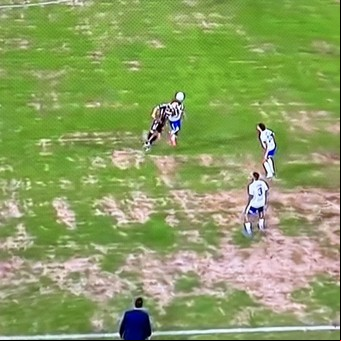 La cancha de Vélez, el primer gran papelón del torneo para el fútbol argentino: estaba en muy mal estado y generó mucho repudio en las redes