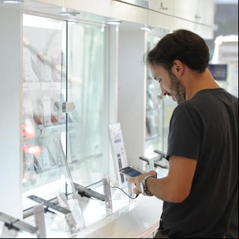 Menos impuestos y más importados: bajaron hasta 34% los precios de la electrónica y de los electrodomésticos