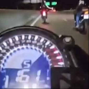 A 210 km/h en la autopista: así manejaba el motociclista que atropelló y mató a un nene en Puerto Madero
