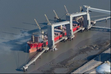 Con un fuerte salto de las importaciones y las exportaciones estancadas, en abril el superávit comercial se redujo a US$ 204 millones