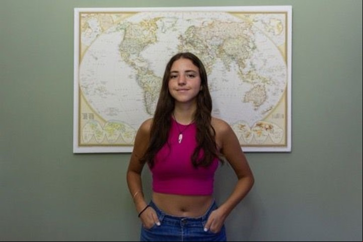 "No pensé que esto se iba a dar tan rápido, la verdad, sinceramente, no estaba en los planes de nadie, pero me topé con la gente apropiada, con la que sintonizamos de una y no perdimos tiempos", dice Angeles Gastón (18).