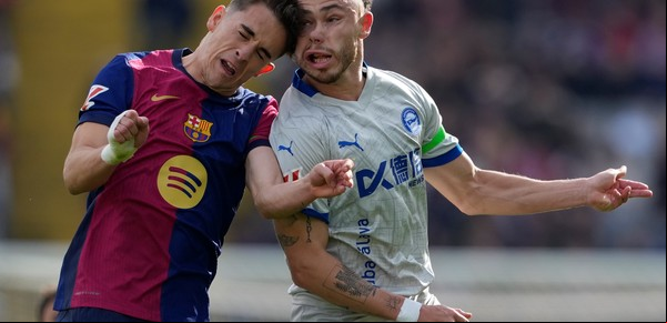 El impactante choque de cabezas entre Gavi y el argentino Conechny que preocupó en el triunfo del Barcelona ante Alavés en España