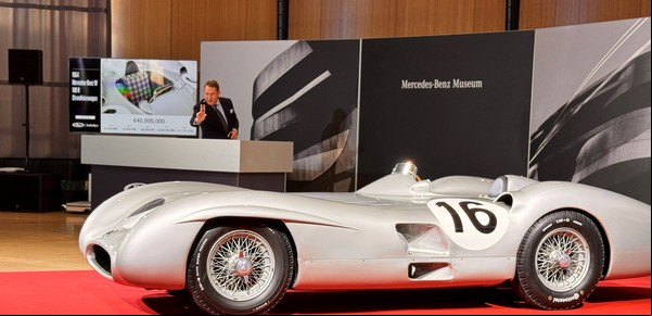 Subasta multimillonaria: un Mercedes-Benz de carreras
de Fangio es el más caro de la historia