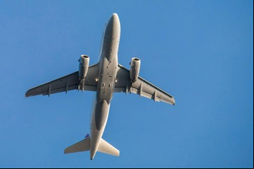 Por qué los aviones sufren turbulencias: las principales causas explicadas por expertos