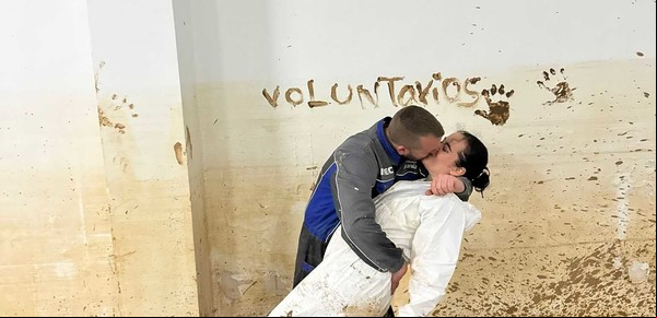 Se enamoraron en las inundaciones de la DANA y se casaron en un lugar inesperado