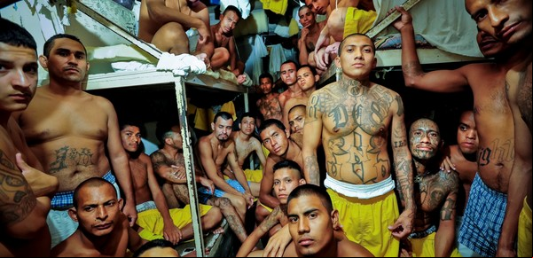 Las cárceles de El Salvador tienen mala fama. ¿Alojarán a los deportados de Trump?