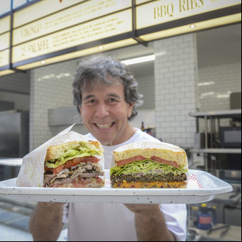 En Palermo, el nuevo restaurante de Ariel Rodríguez Palacios: sándwiches de 600 gramos con carnes asadas y pan casero