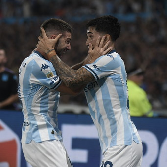 Racing golpeó dos veces y dejó preocupadísimo al Boca de Gago tras clásico caliente y polémico en el Cilindro de Avellaneda