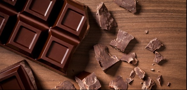 Compró un chocolate y tuvo una desagradable sorpresa: “sentí algo extraño en mis labios”