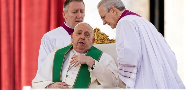 Enfermo, el papa Francisco no pudo leer su mensaje antibélico ante 30 mil militares del mundo