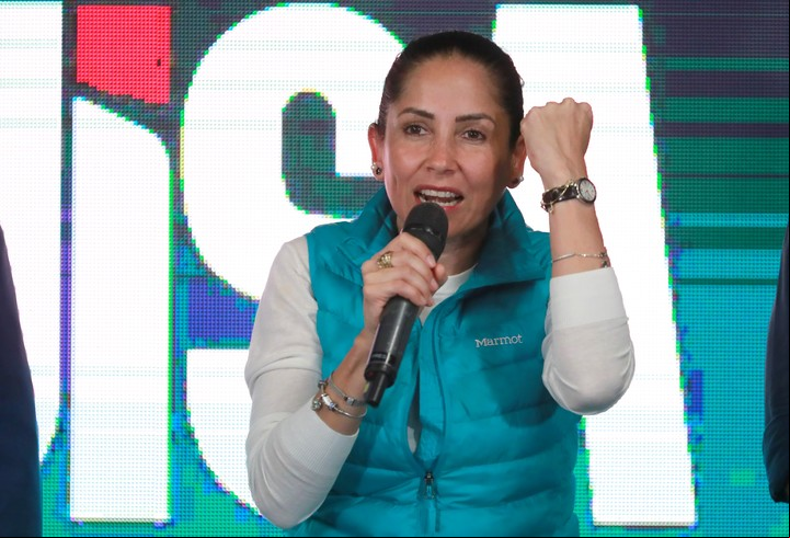 La candidata a la Presidencia de Ecuador, Luisa González, por el partido Movimiento Revolución Ciudadana. Foto Xinhua