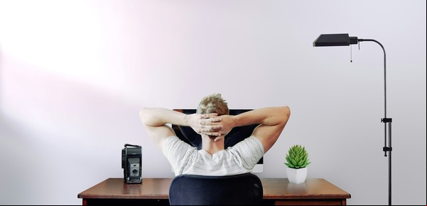 Trabajos remotos que pagan hasta 300.000 dolares anuales en 2025: opciones y oportunidades
