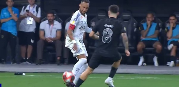 Neymar, del show a la bronca con Santos: genial sombrero al argentino Rodrigo Garro y primera derrota frente al Corinthians de Ramón Díaz