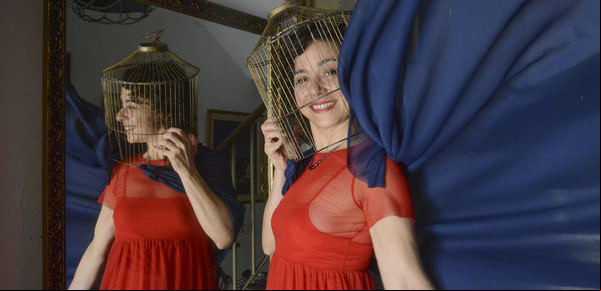 París se arrodilla ante Sandro: la artista sa fanática del Gitano que viene a cantar sus emblemáticas canciones en la Argentina