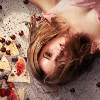 Vinagre de manzana, la serie de Netflix que está en boca de todos: la historia de la influencer que se inventó un cáncer