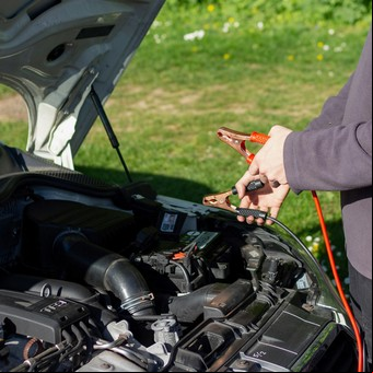 ¿Un arrancador portátil?: las 5 cosas que hay que tener sí o sí en el auto