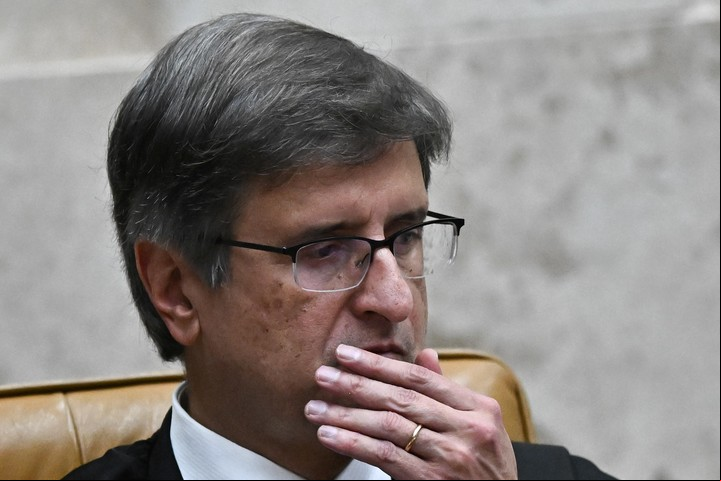 El fiscal general de Brasil, Paulo Gonet, participa en una sesión ordinaria en el Supremo Tribunal Federal en Brasilia. Foto EFE