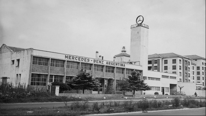 La planta de Virrey del Pino (La Matanza), inaugurada en la década del 50, fue la primera fábrica de Mercedes-Benz fuera de Alemania.