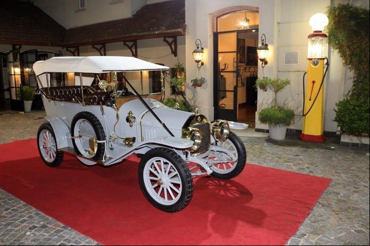 Anasagasti. Auto restaurado y recarrozado por el Club de Automóviles de Clásicos en base a sus elementos originales de dos viejos autos en ruinas de la marca./ Imagen: C.A.C.