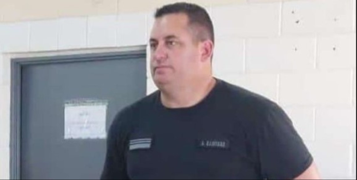 Discutió por una mala maniobra en el estacionamiento de un hipermercado y terminó muerto
