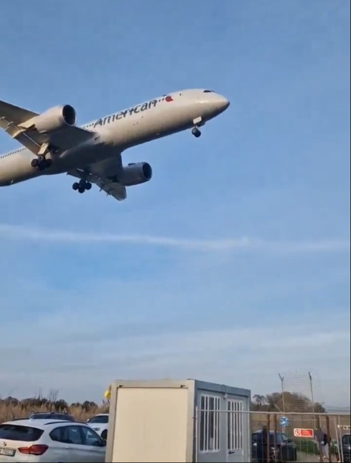 Un avión de American Airlines que iba a India debió aterrizar custodiado en Roma por una amenaza de bomba