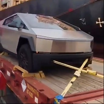 Llegó la primera Tesla Cybertruck a la Argentina: cómo es la bestial pickup eléctrica de Elon Musk