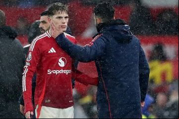 Alejandro Garnacho deberá pagar una cena para todo el plantel del Manchester United: por qué lo castigó su DT